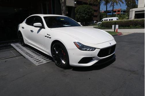 2022 Maserati Ghibli Modena Q4