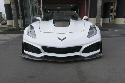 Arctic White 2019 Chevrolet Corvette ZR1