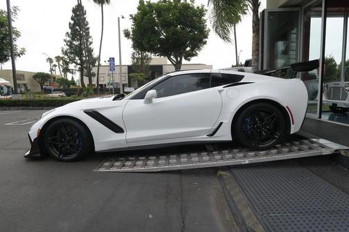 Arctic White 2019 Chevrolet Corvette ZR1