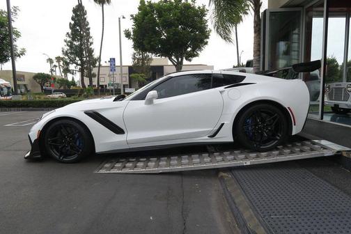 Arctic White 2019 Chevrolet Corvette ZR1