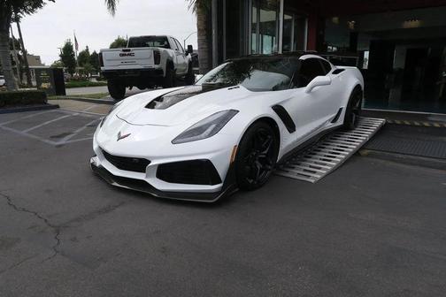 Arctic White 2019 Chevrolet Corvette ZR1