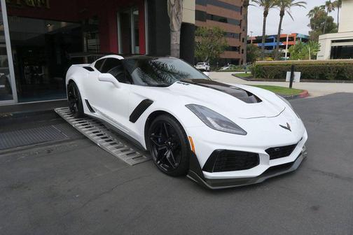 Arctic White 2019 Chevrolet Corvette ZR1