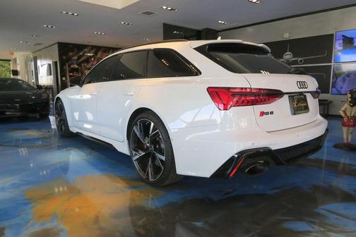 Glacier White Metallic 2023 Audi RS 6 Avant 4.0T