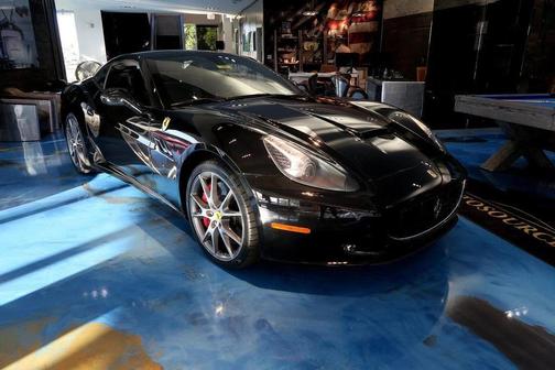 Nero 2013 Ferrari California Base
