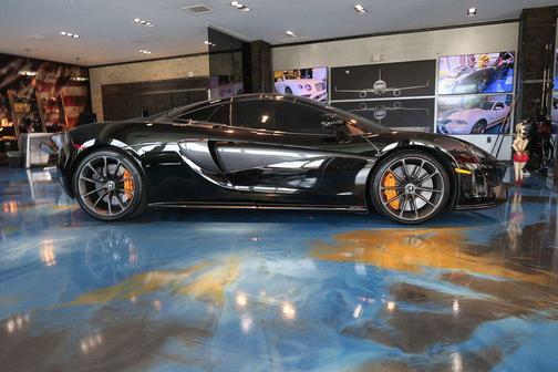 Onyx Black 2019 McLaren 570S Spider