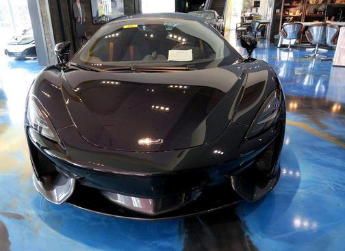 Onyx Black 2019 McLaren 570S Spider