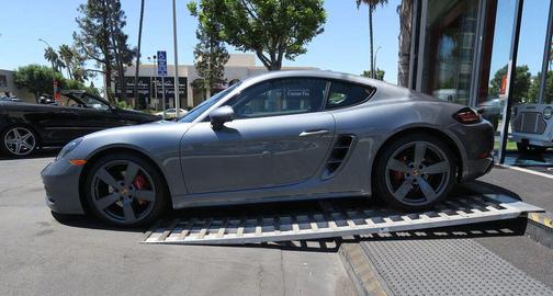 2025 Porsche 718 Cayman S