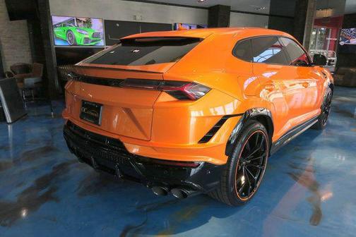Arancio Argos Metallic 2024 Lamborghini Urus S