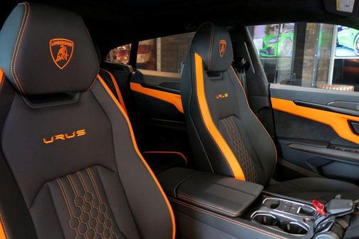 Arancio Argos Metallic 2024 Lamborghini Urus S