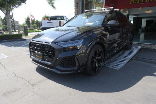 Orca Black Metallic 2021 Audi RS Q8 4.0T