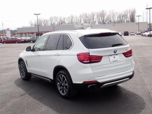 Photo 5 of 28 of 2018 BMW X5 xDrive35i