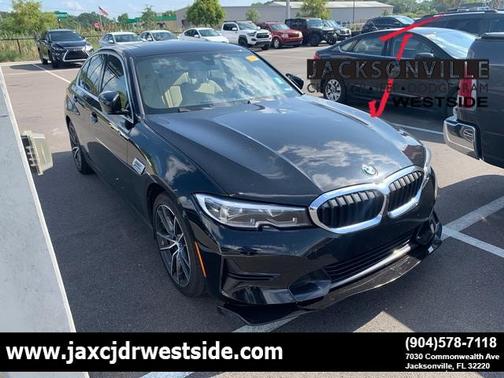 Photo 1 of 2 of 2020 BMW 330 i