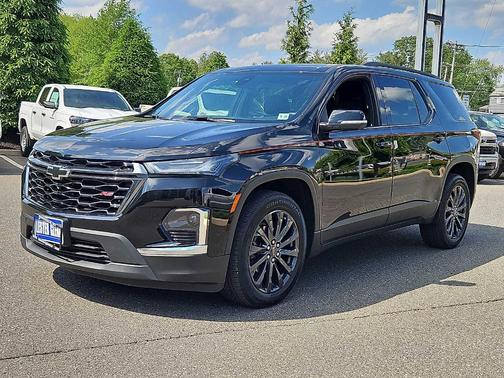 Mosaic Black Metallic 2023 Chevrolet Traverse RS