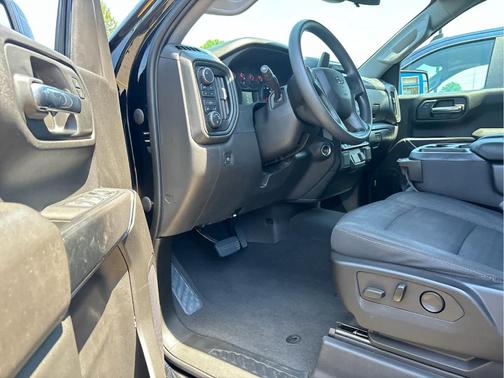 2022 Chevrolet Silverado 1500 Custom Trail Boss