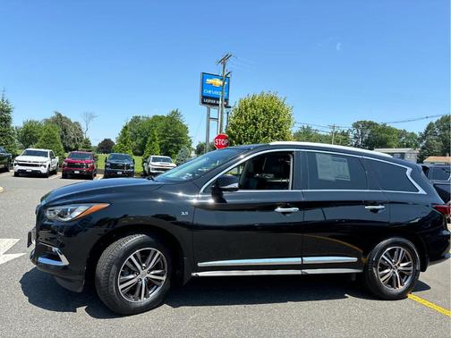 2017 INFINITI QX60 Base
