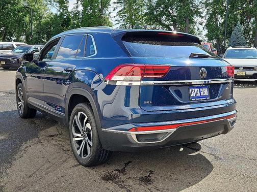 Tourmaline Blue Metallic 2023 Volkswagen Atlas Cross Sport 2.0T SEL