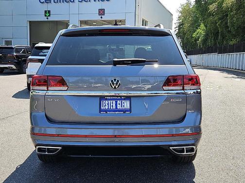 Platinum Gray Metallic 2021 Volkswagen Atlas 3.6 V6 SE w/ Technology R-Line