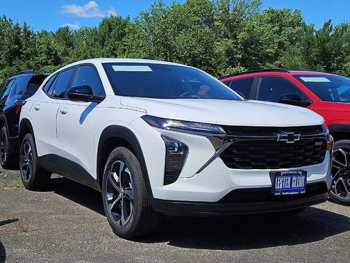 Summit White 2026 Chevrolet Trax 1RS