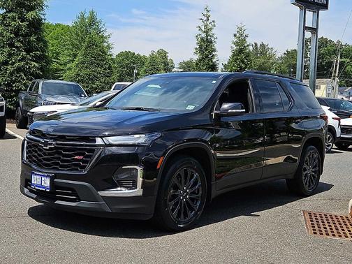 Mosaic Black Metallic 2023 Chevrolet Traverse RS