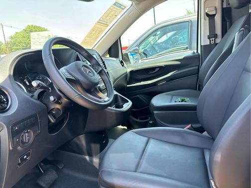 2023 Mercedes-Benz Metris Base