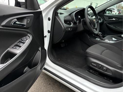 2023 Chevrolet Malibu RS