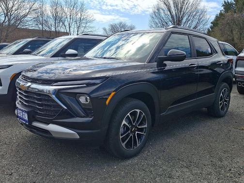 Mosaic Black Metallic 2026 Chevrolet Trailblazer LT