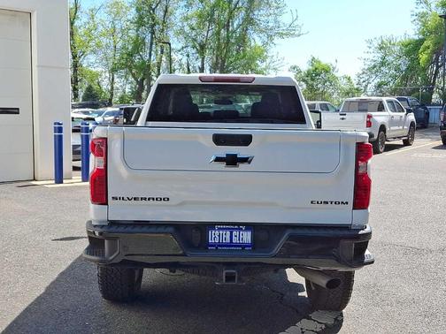 Summit White 2024 Chevrolet Silverado 2500 Custom