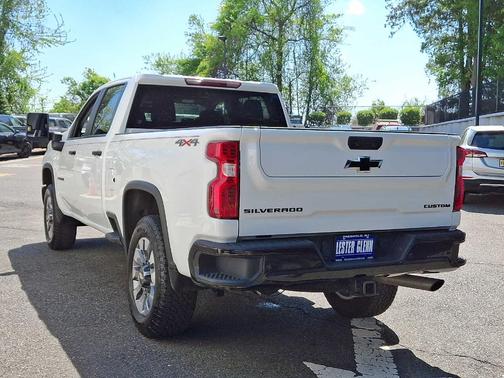 Summit White 2024 Chevrolet Silverado 2500 Custom