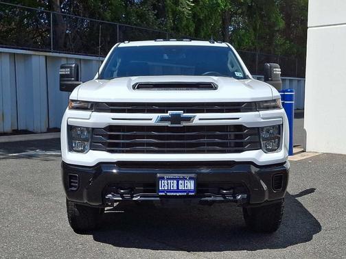 Summit White 2024 Chevrolet Silverado 2500 Custom