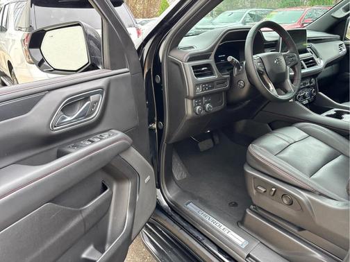 Black 2024 Chevrolet Suburban RST
