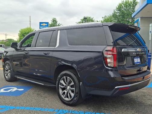Dark Ash Metallic 2022 Chevrolet Suburban LT