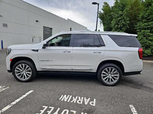 White Frost Tri-Coat 2021 GMC Yukon Denali