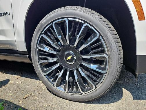 2025 Chevrolet Suburban High Country