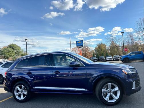 2022 Audi Q7 45 Premium Plus