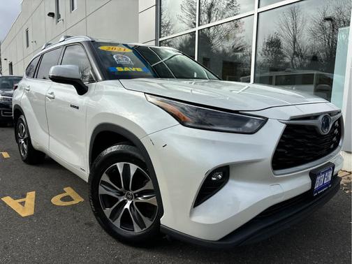 2021 Toyota Highlander Hybrid XLE