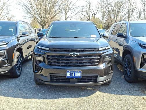 Mosaic Black Metallic 2026 Chevrolet Traverse LT