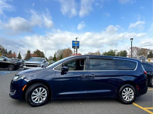 2018 Chrysler Pacifica Touring Plus