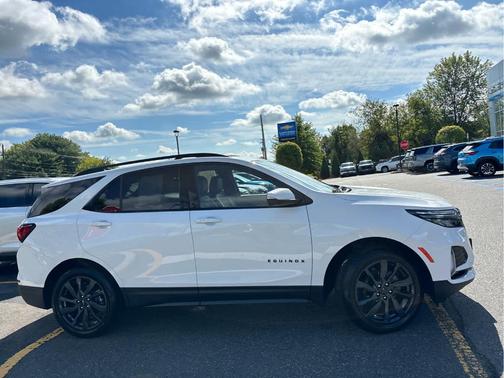 2023 Chevrolet Equinox RS