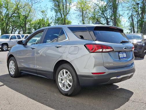 Sterling Gray Metallic 2024 Chevrolet Equinox LT