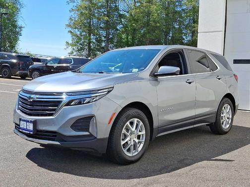 Sterling Gray Metallic 2024 Chevrolet Equinox LT
