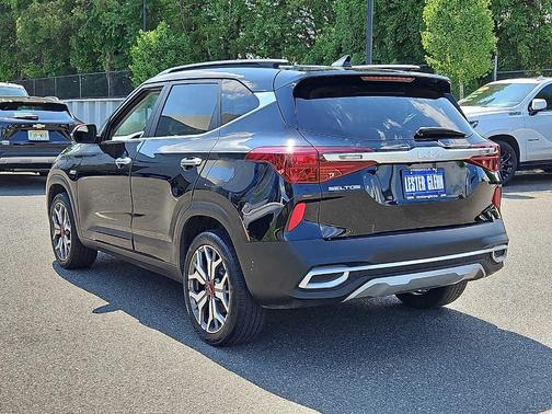 Cherry Black 2022 Kia Seltos SX
