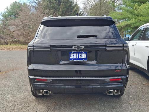 Mosaic Black Metallic 2026 Chevrolet Traverse RS