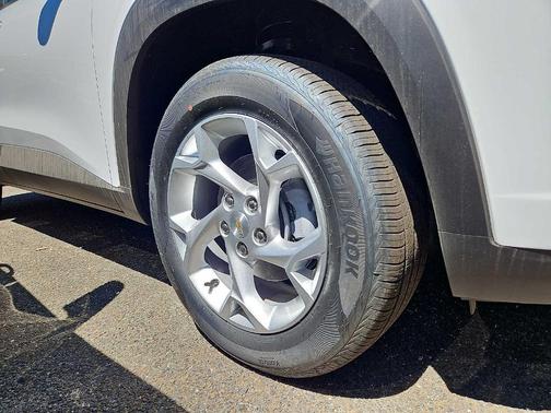 Summit White 2026 Chevrolet Trax LS