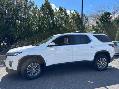 Summit White 2023 Chevrolet Traverse LT Cloth