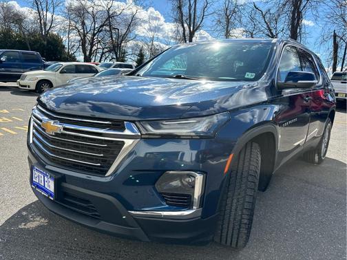 2022 Chevrolet Traverse LT Cloth