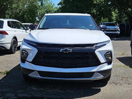 Summit White 2026 Chevrolet Blazer LT