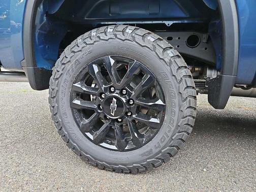 Lakeshore Blue Metallic 2026 Chevrolet Silverado 2500 LT