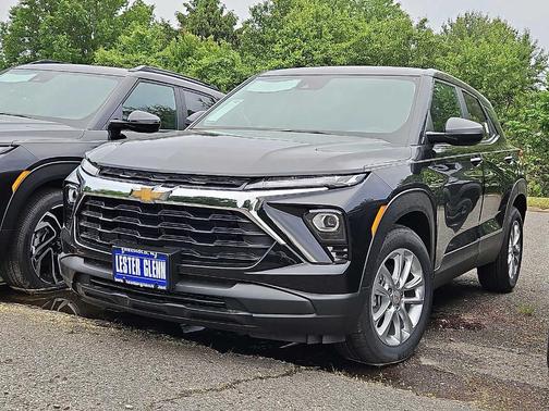Mosaic Black Metallic 2026 Chevrolet Trailblazer LS