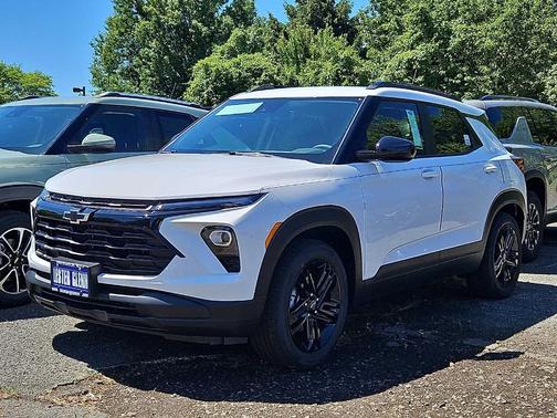 Summit White 2026 Chevrolet Trailblazer LT