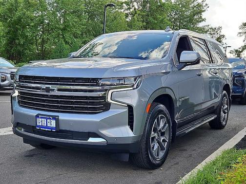 Sterling Gray Metallic 2023 Chevrolet Suburban LT